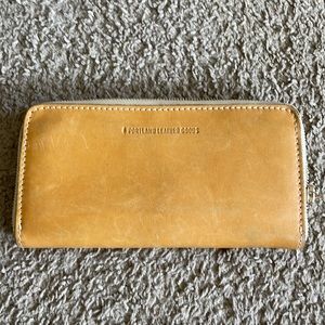 Portland Leather Zippered Wallet